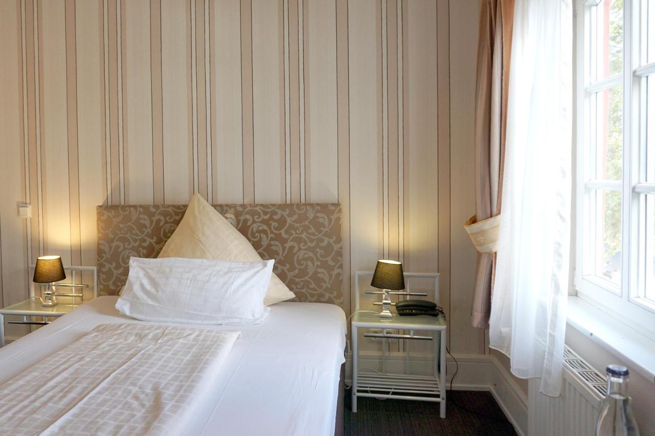 Hotel Am Schloss Biebrich فيسبادن المظهر الخارجي الصورة
